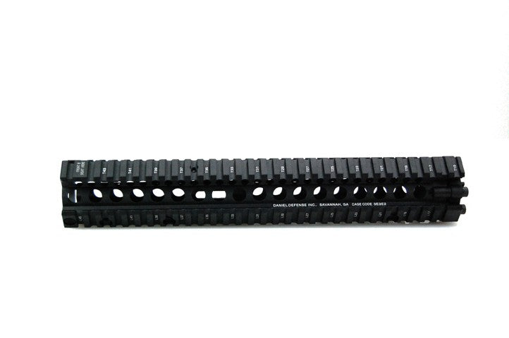 Madbull - Daniel Defense M4A1 RIS II 12